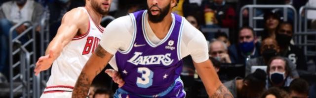 云开官网-憋屈到情绪失控！戴维斯遭疯狂包夹 湖人无力应对