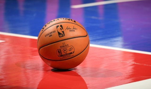 yunkai体育-NBA升级防疫政策：禁止客场期间接客 严管口罩佩戴