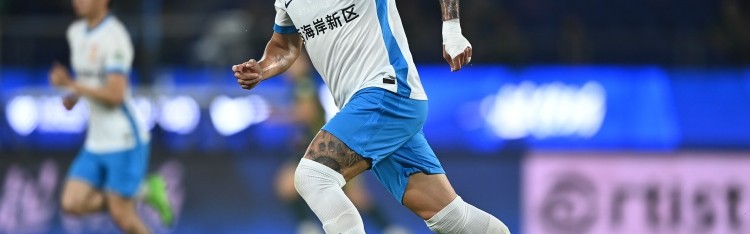 yunkai体育-戴维森代表中国俱乐部职业赛事出场100次，三镇66场西海岸34场