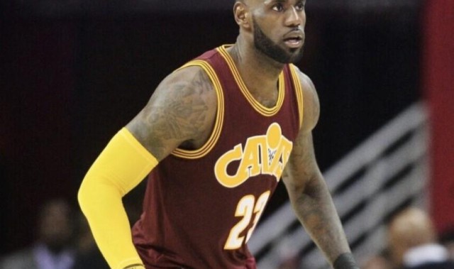 yunkai体育-香伯特：若你没听詹姆斯的站位要求，他会乱传球让教练换下你