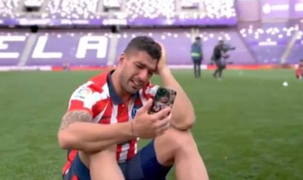 yunkai体育-苏亚雷斯夺冠后落泪：巴萨看轻了我 这是最难一年