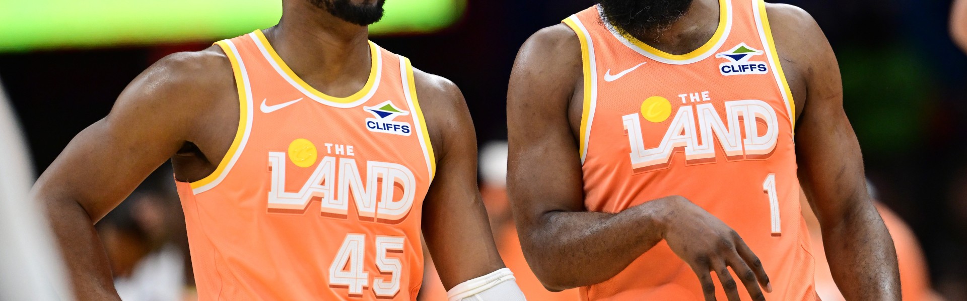 云开官网-各司其职！哈登和米切尔共同出战的比赛战绩为13胜5负