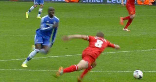 1639443487221033484.jpg 1_Steven-Gerrard-slips.jpg